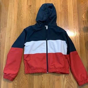 F21 Wind Breaker